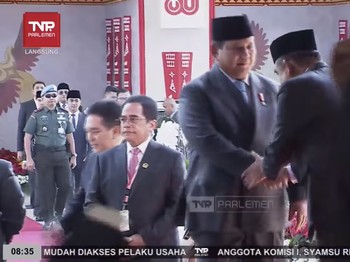 Prabowo Naik Maung ke Sidang Tahunan MPR, Pakai Peci & Dasi Biru Muda