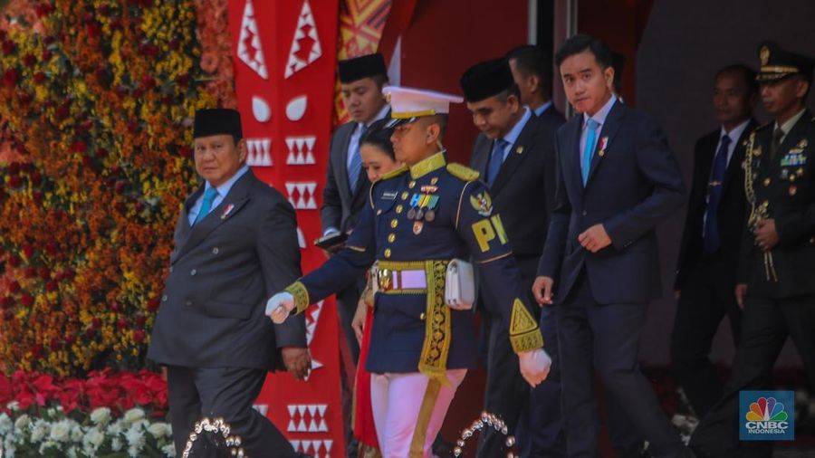 Presiden Prabowo Subianto usai menghadiri Sidang Tahunan 2025 di Gedung MPR/DPR RI, Jakarta, Jumat (15/8/2025). (CNBC Indonesia/Faisal Rahman)