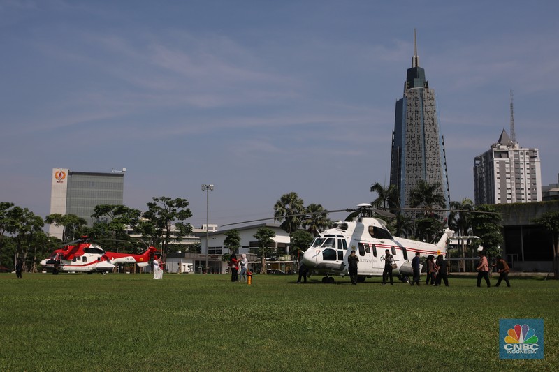 Suasana di kawasan parlemen dipenuhi kesibukan pengamanan saat berlangsungnya Sidang Tahunan 2025 di Gedung MPR/DPR 2025, Jakarta, Jumat (15/8/2025). (CNBC Indonesia/Faisal Rahman)