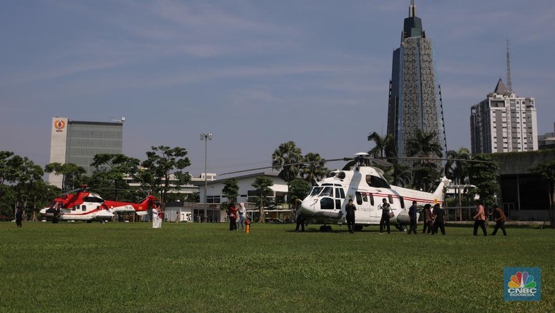 Suasana di kawasan parlemen dipenuhi kesibukan pengamanan saat berlangsungnya Sidang Tahunan 2025 di Gedung MPR/DPR 2025, Jakarta, Jumat (15/8/2025). (CNBC Indonesia/Faisal Rahman)