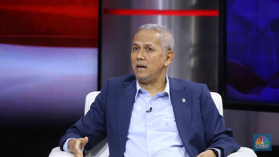 Wakil Menteri Keuangan RI, Anggito Abimanyu dalam Special Talkshow Nota keuangan & RAPBN 2026 di Jakarta, Jumat (15/8/2025). (CNBC Indonesia/Tias Budiarto)