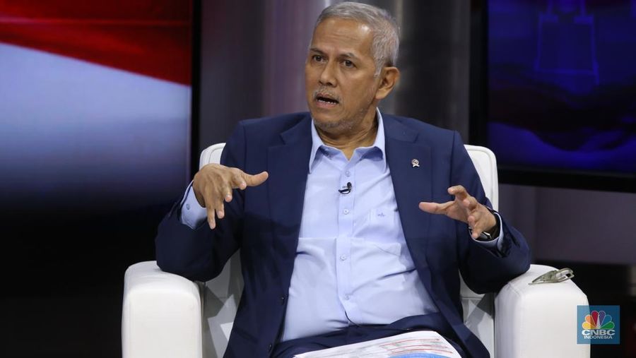 Wakil Menteri Keuangan RI, Anggito Abimanyu dalam Special Talkshow Nota keuangan & RAPBN 2026 di Jakarta, Jumat (15/8/2025). (CNBC Indonesia/Tias Budiarto)