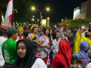 Heboh Waria Ikut Gerak Jalan HUT ke-80 RI di Parepare Dibubarkan Satpol PP