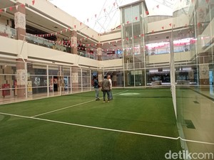 Olahraga Padel Merambah Cirebon, Lapangannya Ada di dalam Mal