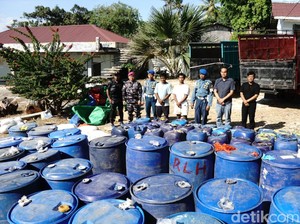 Penyelundupan 13,6 Ribu Liter Moke di Pelabuhan Bolok Kupang Digagalkan