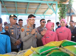 Sambut HUT RI, Polres Probolinggo Kota Gelar Baksos di Pulau Gili Ketapang