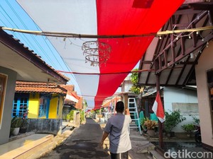 Satu Kilometer Merah Putih yang Membentang Indah di Sukamulya Kuningan
