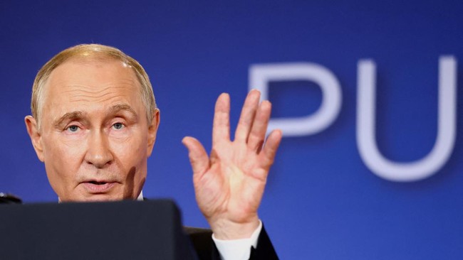 Putin Beri Warning Trump, Sebut Konsekuensi Berbahaya di Iran