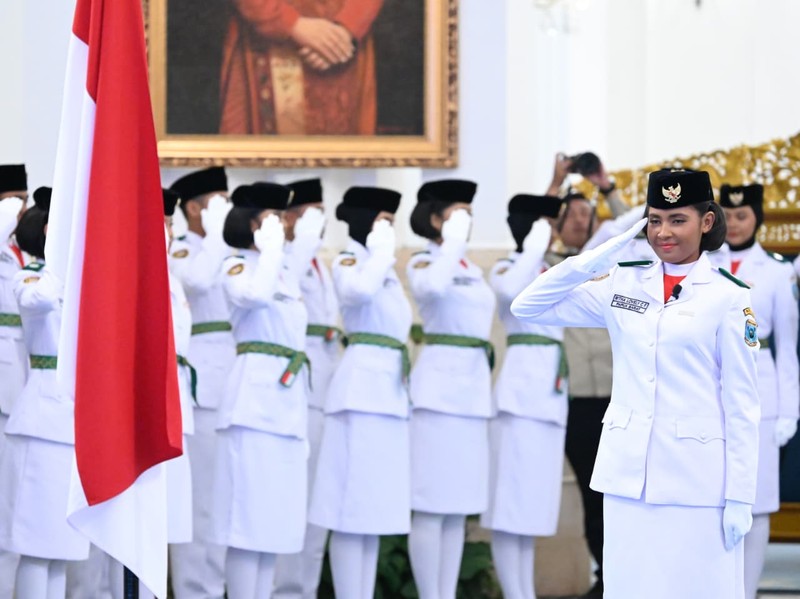 Sebanyak 76 pelajar dari 38 provinsi di Indonesia resmi dikukuhkan sebagai anggota Pasukan Pengibar Bendera Pusaka (Paskibraka) tahun 2025, Sabtu (16/8/2025). (Dok. BPMI)