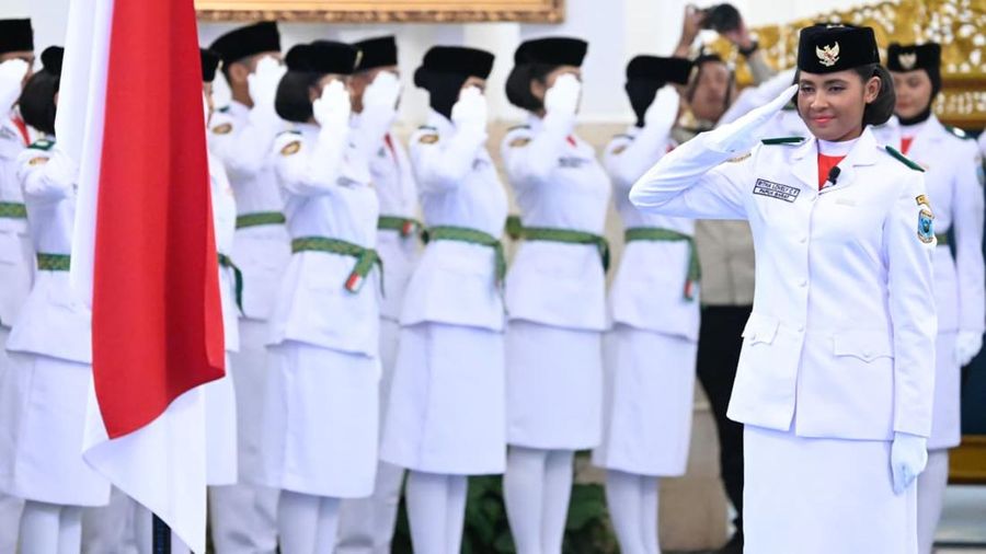 Sebanyak 76 pelajar dari 38 provinsi di Indonesia resmi dikukuhkan sebagai anggota Pasukan Pengibar Bendera Pusaka (Paskibraka) tahun 2025, Sabtu (16/8/2025). (Dok. BPMI)
