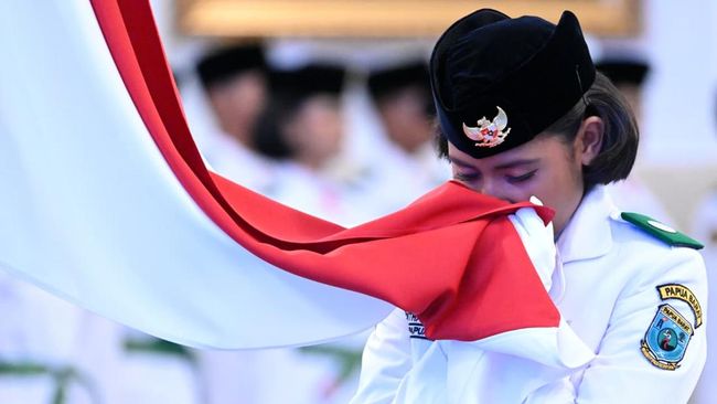 Detik-Detik Pengukuhan 76 Putra Putri Bangsa Jadi Paskibraka 2025