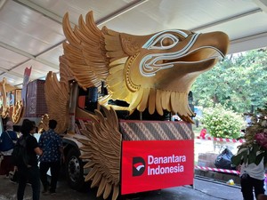 Danantara Ramaikan Karnaval Pesta Rakyat, Pamerkan Garuda Emas