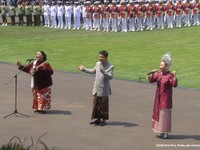 Potret Trio Penyanyi Endah Laras-Cakra Khan-Rossa Hibur Tamu di Istana