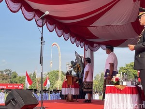 Koster Absen, Giri Prasta Pimpin Upacara HUT ke-80 RI di Lapangan Renon
