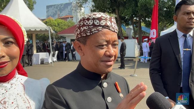 Pakai Pakaian Adat Jawa, Bahlil Ungkap Makna Kemerdekaan yang Hakiki