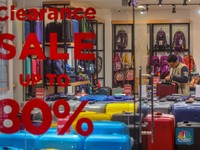 Spesial HUT RI-80, Mal-Ritel Gelar Diskon hingga 80%