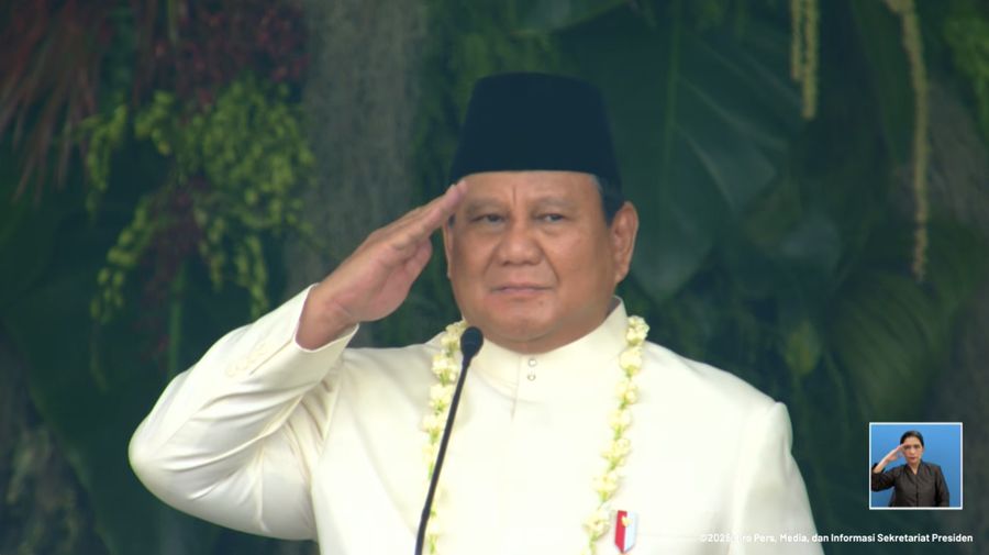 Presiden Prabowo Subianto saat memimpin upacara peringatan detik-detik proklamasi di Istana Merdeka, Jakarta, Minggu (17/8/2025). (Tangkapan Layar Youtube/Sekretariat Presiden)