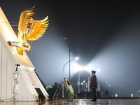 Momen Prabowo Memimpin Renungan Suci di TMP Kalibata Tengah Malam Tadi