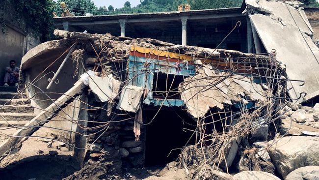Potret Kehancuran Akibat Banjir Bandang dan Longsor, Ratusan Orang Tewas