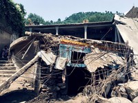 Potret Kehancuran Akibat Banjir Bandang & Longsor, Ratusan Orang Tewas