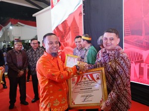 Pemkot Makassar Raih Penghargaan Tingkat Kemiskinan Terendah di Sulsel