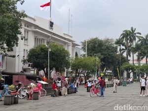 Serunya Jani dan Keluarga Pertama Kali ke Kota Tua Saat Libur HUT RI