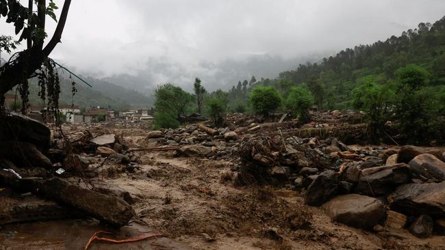 Banjir Dahsyat 'Sapu' Desa Rata dengan Tanah, Ratusan Tewas