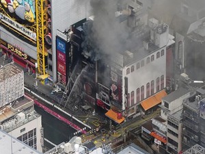 Dotonbori Kebakaran, Dekat Papan Glico Man