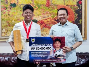 Bamsoet Beri Hadiah Rp 50 Juta ke Pebalap Aquabike dari Papua Barat