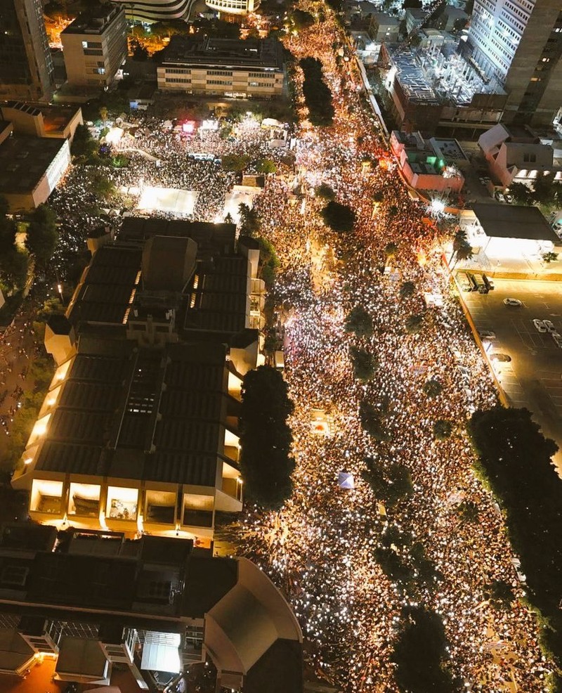 Protes antipemerintah besar-besaran di Tel Aviv, Israel, Minggu (17/8/2025). (SprinterObserve)