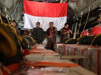 Potret Kado HUT ke-80 RI untuk Gaza, Bantuan Sukses Diterjunkan