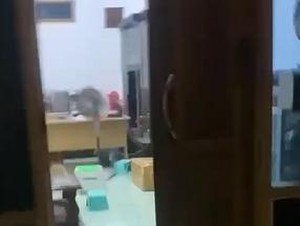 Heboh Video Diduga TKA China Digerebek Warga Mesum dengan Wanita di Morowali