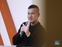 Punya Kebiasaan Hedon? Simak Tips dari Herjunot Ali & Bank Mandiri