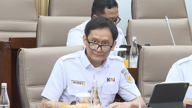DPR Tanya Beban Utang Kereta Cepat Whoosh, Bos KAI Jawab Begini