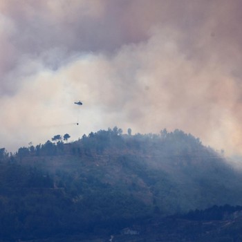 Ini Potret Kebakaran Hutan Spanyol, Asap Membumbung Tebal!