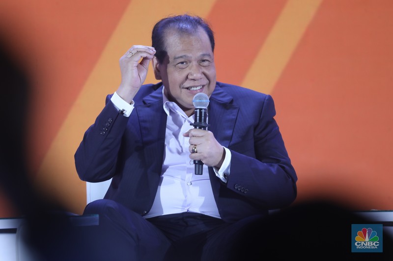 Sejumlah pengunjung memenuhi stand booth LPS dalam acara LPS Financial Festival 2025 di Regale International Convention Center, Medan, Sumatera Utara, Rabu (20/8/2025). Sejumlah pengunjung memenuhi stand booth LPS dalam acara LPS Financial Festival 2025 di Regale International Convention Center, Medan, Sumatera Utara, Rabu (20/8/2025). (CNBC Indonesia/Tri Susilo)