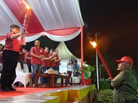 INALUM Gelar Pawai Obor, Ribuan Warga Meriahkan HUT RI ke-80