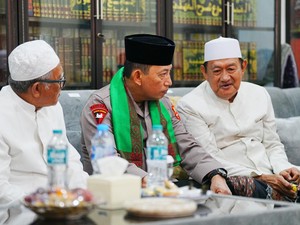 Kapolri Temui Gus Ubed di Ponpes Langitan Jatim, Jaga Silaturahmi dengan Ulama