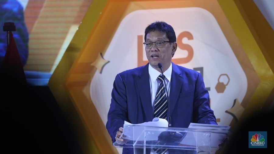 Ketua Dewan Komisioner LPS, Purbaya Yudhi Sadewa menyampaikan sambutan dalam acara LPS FInancial Festival 2025 di Regale International Convention Center, Medan, Sumatera Utara, Rabu (20/8/2025). (CNBC Indonesia/Tri Susilo)