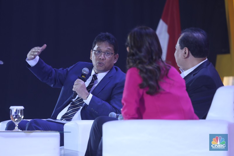 Sejumlah pengunjung memenuhi stand booth LPS dalam acara LPS Financial Festival 2025 di Regale International Convention Center, Medan, Sumatera Utara, Rabu (20/8/2025). Sejumlah pengunjung memenuhi stand booth LPS dalam acara LPS Financial Festival 2025 di Regale International Convention Center, Medan, Sumatera Utara, Rabu (20/8/2025). (CNBC Indonesia/Tri Susilo)