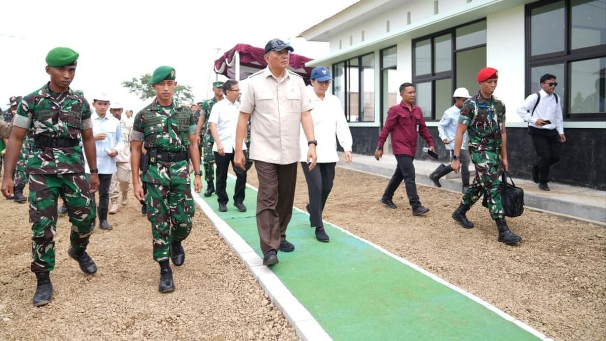 Momen Sjafrie-BGS-SMI-Amran Blusukan ke Batalion Pembangunan Bekasi
