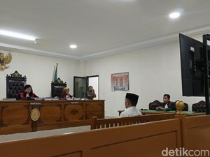 Oknum Pegawai Bank Terdakwa Kasus Sindikat Uang Palsu Divonis 2,5 Tahun Bui