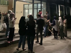 Cerita Pekerja Bekasi Lagi Live Jualan Saat Gempa: Histeris-Bangunan Goyang