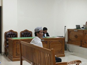 Pembuat Uang Palsu Rp 640 Juta di UIN Makassar Divonis 4 Tahun Penjara