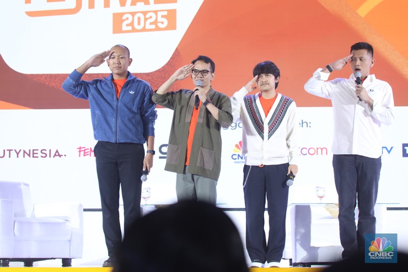 Sejumlah pengunjung memenuhi stand booth LPS dalam acara LPS Financial Festival 2025 di Regale International Convention Center, Medan, Sumatera Utara, Rabu (20/8/2025). Sejumlah pengunjung memenuhi stand booth LPS dalam acara LPS Financial Festival 2025 di Regale International Convention Center, Medan, Sumatera Utara, Rabu (20/8/2025). (CNBC Indonesia/Tri Susilo)
