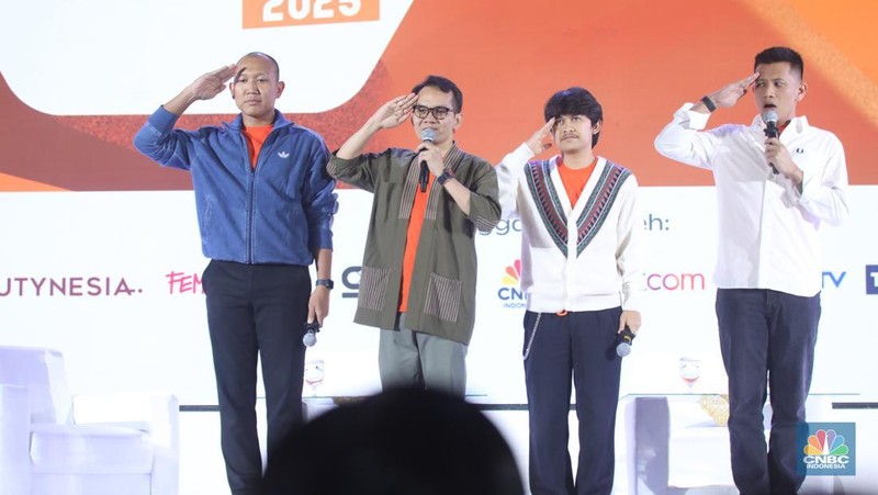 Penampilan Stand Up Comedy Agak Laen dalam acara LPS FInancial Festival 2025 di Regale International Convention Center, Medan, Sumatera Utara, Rabu (20/8/2025). (CNBC Indonesia/Tri Susilo)