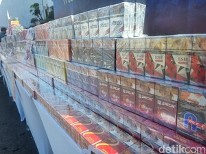 Pemerintah Diminta Fokus Berantas Rokok Ilegal