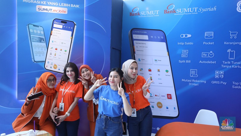 Suasana registrasi pelajar dan mahasiswa dalam acara LPS FInancial Festival 2025 di Regale International Convention Center, Medan, Sumatera Utara, Rabu (20/8/2025). (CNBC Indonesia/Tri Susilo)