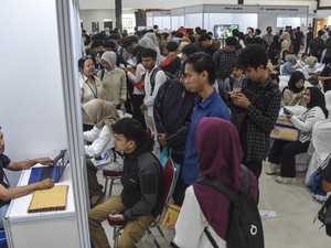 Ekonom Sebut 15% Anak Muda RI Usia 15-24 Tahun Nganggur