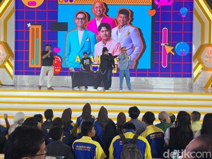 Keseruan Ribuan Peserta Karaoke Lagu Batak Bareng Agak Laen di Festival LPS